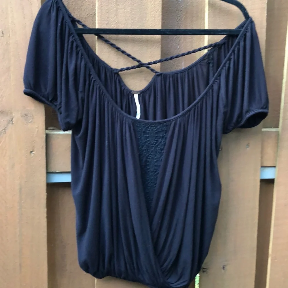 Free people off the shoulder Blk top